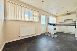 Kitchen Diner- click for photo gallery